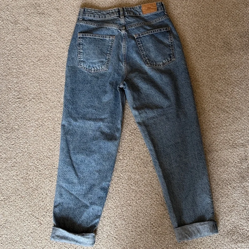 Zara Women’s Classic High-Rise Mom Fit Women's Blue Jeans
